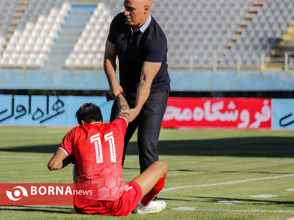 در حاشیه دیدار تیم های فوتبال آلومینیوم - تراکتور سازی