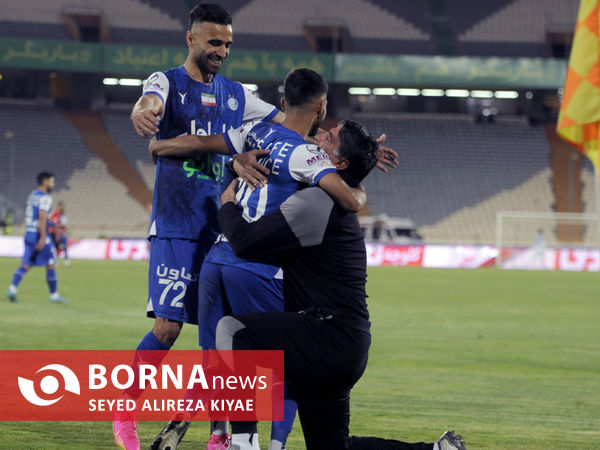 دیدار تیم های فوتبال استقلال 7 تراکتور 1