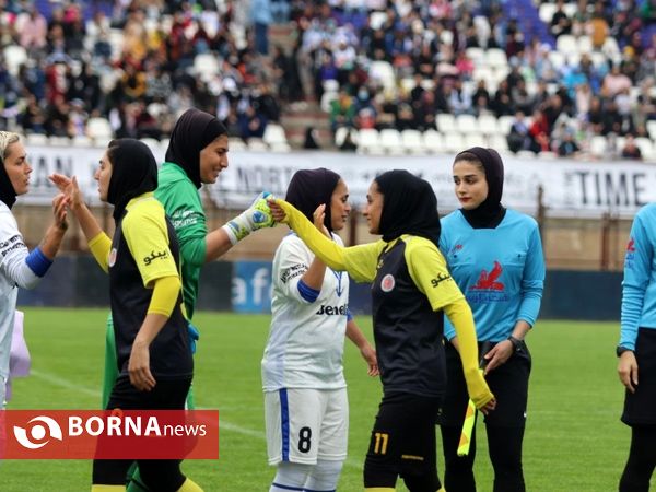 دیدار تیم های فوتبال ملوان بندرانزلی _ خاتون بم