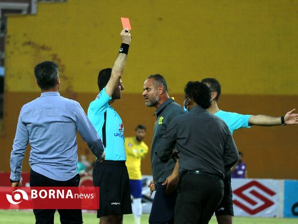 در حاشیه دیدار تیم های فوتبال صنعت نفت - شهر خودرو