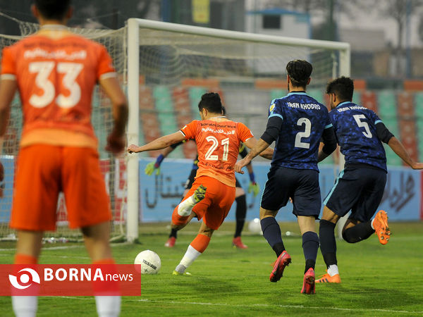 دیدار تیم های فوتبال پیکان - سایپا