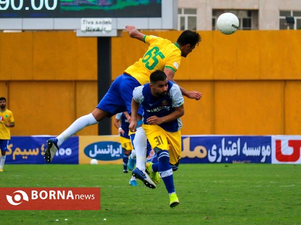 دیدار تیم های فوتبال صنعت نفت - شمس آذر قزوین