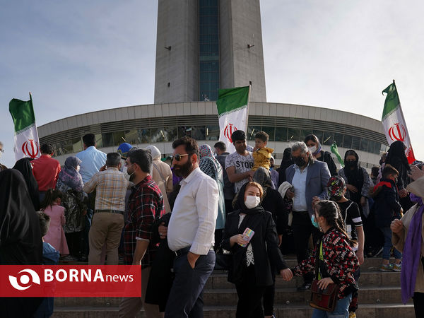 جشن جمهوری اسلامی ایران  در برج میلاد