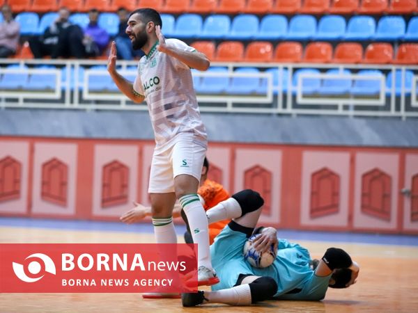 دیدار تیم های فوتسال آلومینیوم - تن تاک