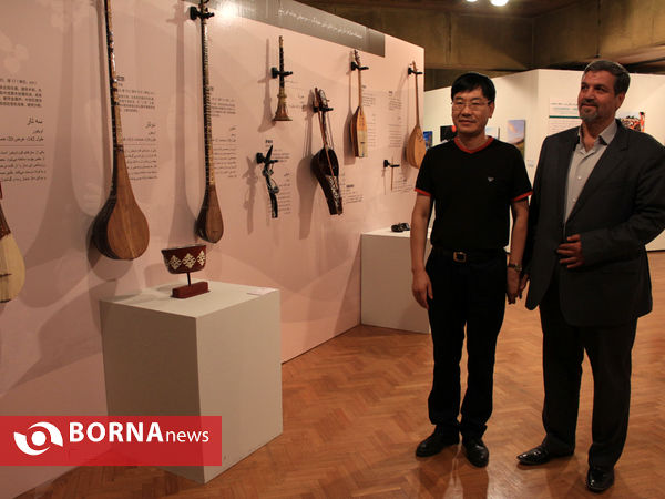 بازدید دکتر  کواکبیان از نمایشگاه چینی ها در فرهنگسرای نیاروان