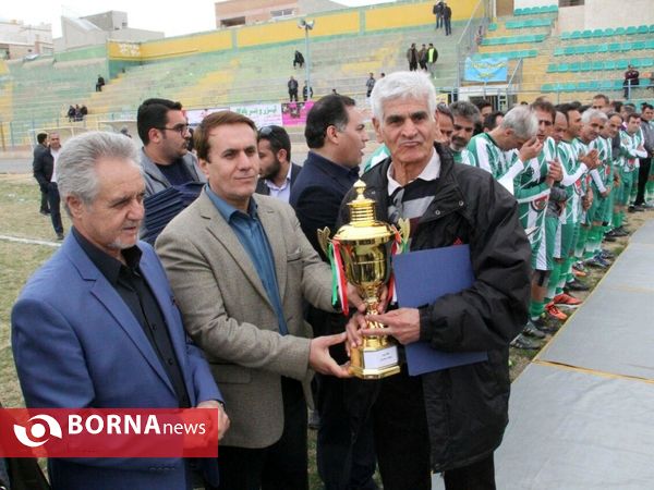 ذوب آهن قهرمان جام پیشکسوتان فوتبال اصفهان شد