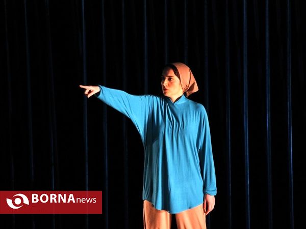 نمایش "فصل شکار بادبادکها"