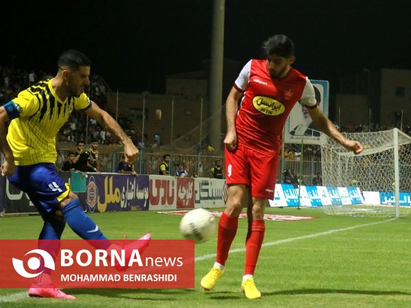 دیدار تیم های فوتبال نفت مسجدسلیمان - پرسپولیس