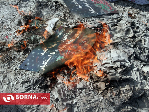 راهپیمایی دانش آموزان، دانشجویان و مردم فارس در یوم الله 13 آبان