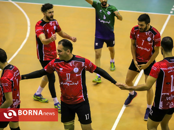 دیدار تیم های والیبال کیهان موتور اراک - آیدانه چالدران