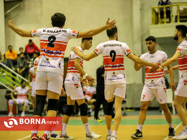 دیدار تیم های والیبال کیهان موتور اراک - آیدانه چالدران