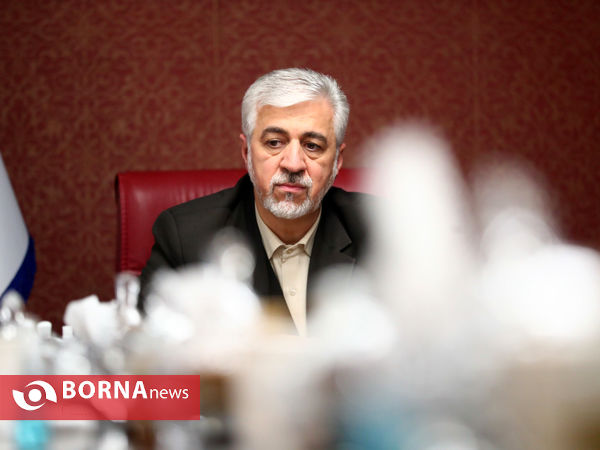 اعطای حکم ریاست هادی ساعی از سوی وزیر ورزش و جوانان