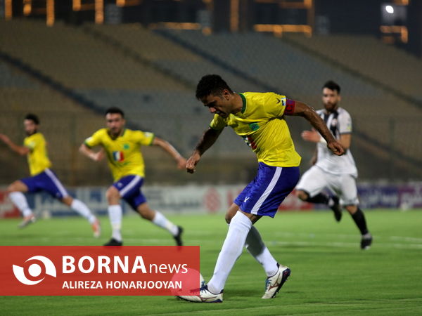 دیدار تیم های فوتبال صنعت نفت - نفت مسجدسلیمان