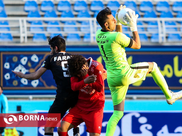 دیدار تیم های شهرخودرو مشهد و مس رفسنجان