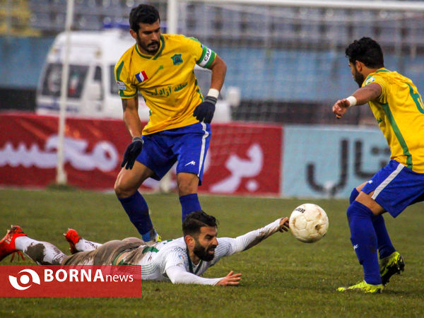دیدار تیم های فوتبال آلومینیوم اراک - صنعت نفت آبادان