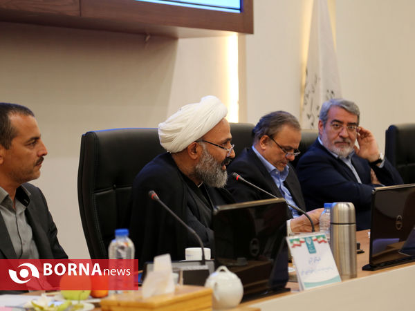 نشست ستاد فرماندهی اقتصاد مقاومتی استان با حضور وزیر کشور
