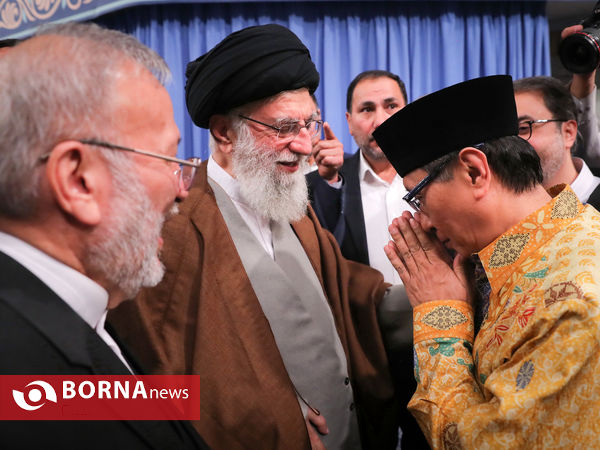 دیدار مسئولان نظام و میهمانان کنفرانس وحدت اسلامى‌ با رهبر انقلاب