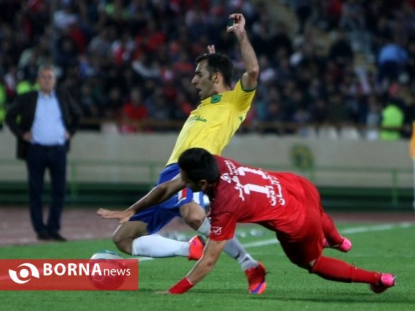 دیدار تیم های فوتبال پرسپولیس- صنعت نفت آبادان