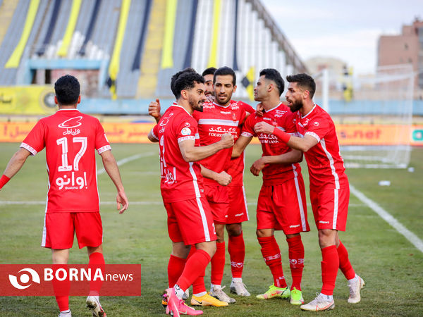 دیدار تیم های فوتبال سپاهان- پرسپولیس