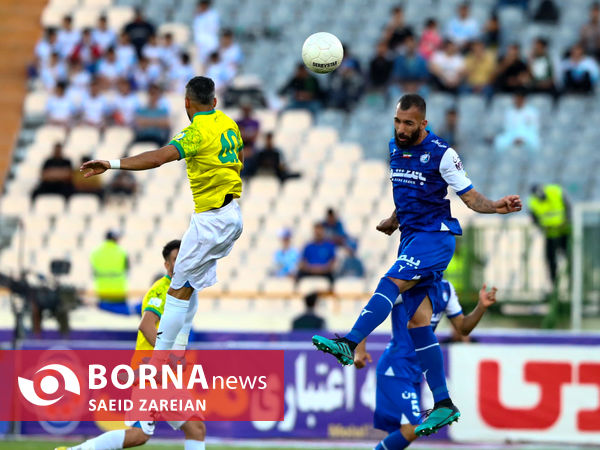 دیدار تیم های استقلال تهران - صنعت نفت آبادان