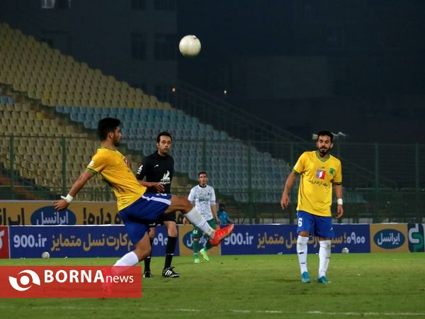 دیدار تیم های فوتبال صنعت نفت - آلومینیوم