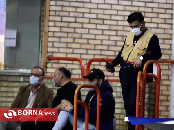 نیمه نهایی لیگ والیبال  ( فولاد سیرجان - سپاهان اصفهان )