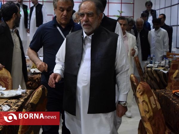 اکبر ترکان با پوشش بلوچی