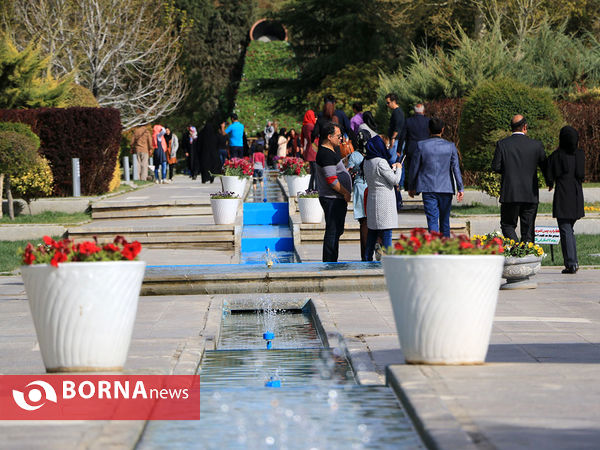 باغ گلها در فصل بهار اصفهان