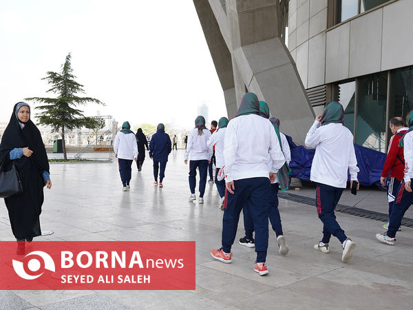 بازدید ورزشکاران مسابقات نوروز از برج میلاد