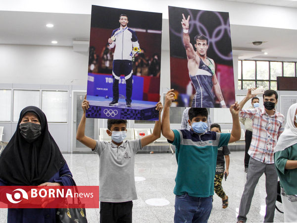 استقبال مردم از قهرمانان فرنگی کار شیرازی