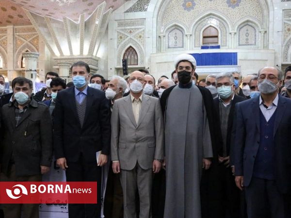 حضور وزیر علوم در حرم امام (ره)