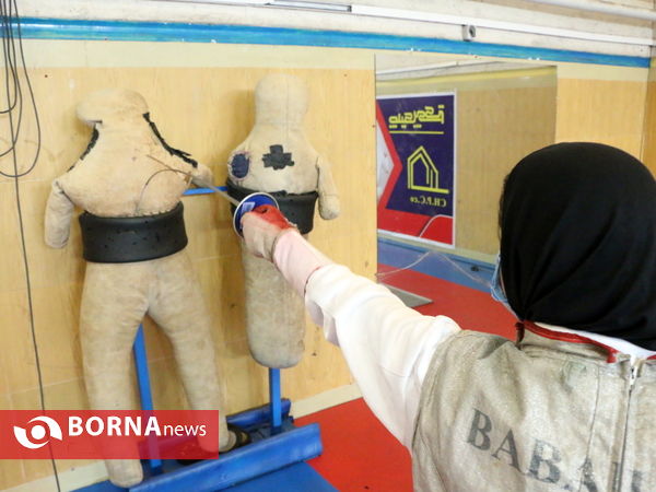 تمرینات بانوان شمشیرباز آذربایجان‌غربی برای حضور در انتخابی المپیک