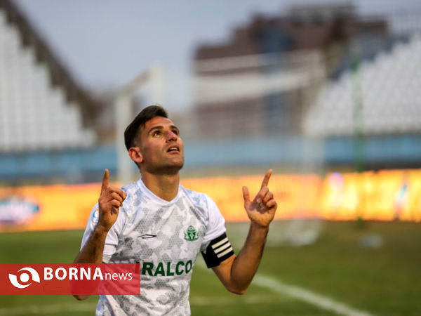 دیدار تیم های فوتبال آلومینیوم- استقلال