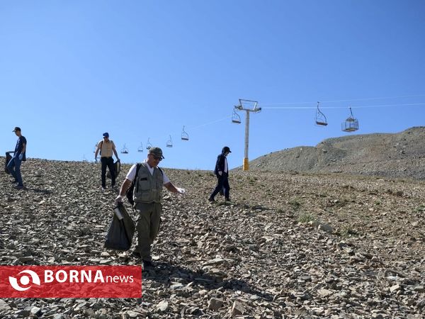 پاکسازی پیست اسکی توچال