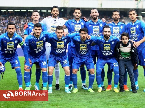 دیدار تیم های فوتبال استقلال- صنعت نفت آبادان