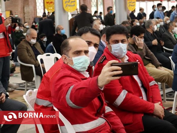 مراسم گلباران گلزار شهدای رشت به مناسبت آغاز دهه فجر