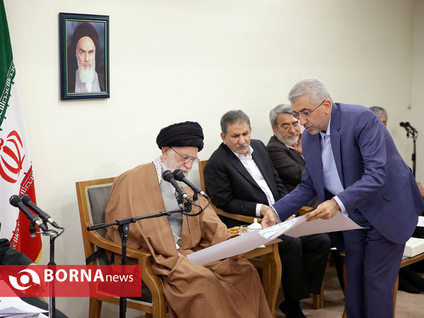 جلسه ویژه بررسی آخرین وضعیت مناطق سیل‌زده در حضور رهبرانقلاب