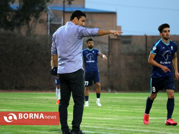در حاشیه دیدار تیم های صنعت نفت آبادان - پیکان تهران