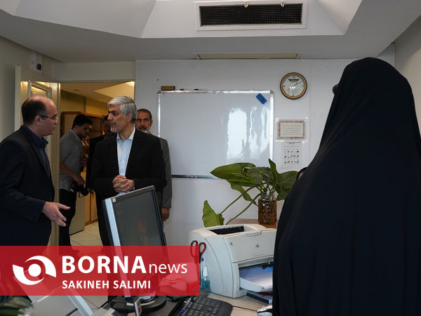  بازدید کیومرث هاشمی از ساختمان شماره ۲ وزارت ورزش و جوانان 