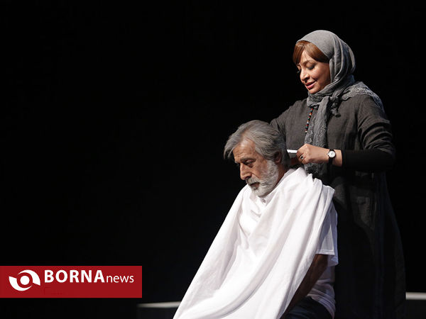 نمایش  خروس می خواند