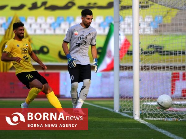 دیدار تیمهای سپاهان اصفهان _ تراکتور تبریز