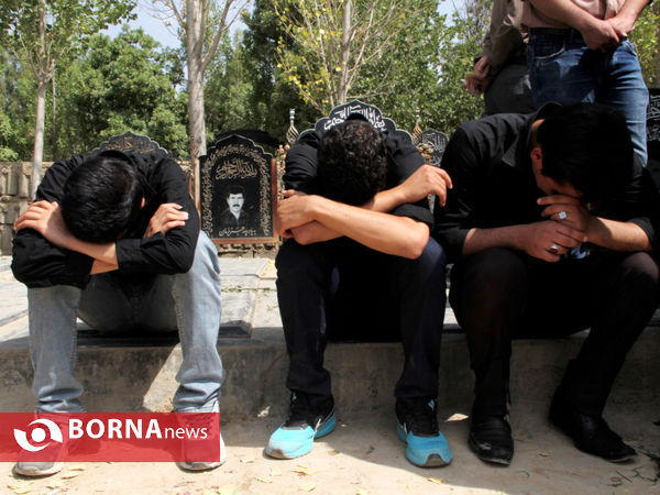 تشییع پیکر امین انصاری از سربازان کشته شده در حادثه واژگونی اتوبوس در شیراز