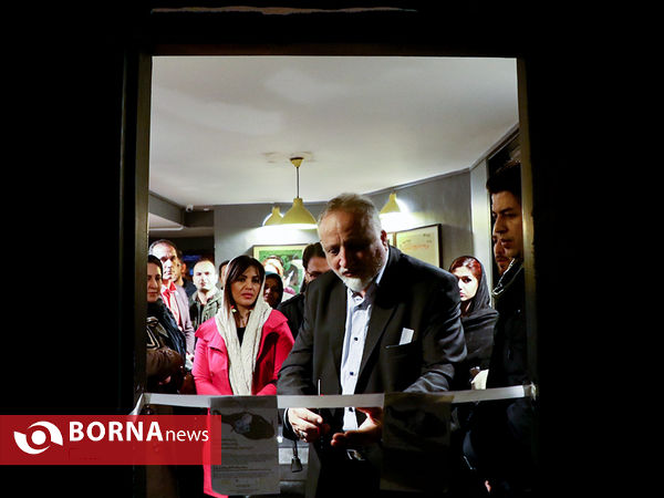 نمایش "تنها خدا حق دارد بیدارم کند"