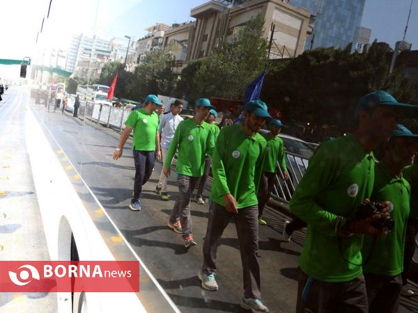 آغوش باز مشهد بر دوندگان جاده ولایت