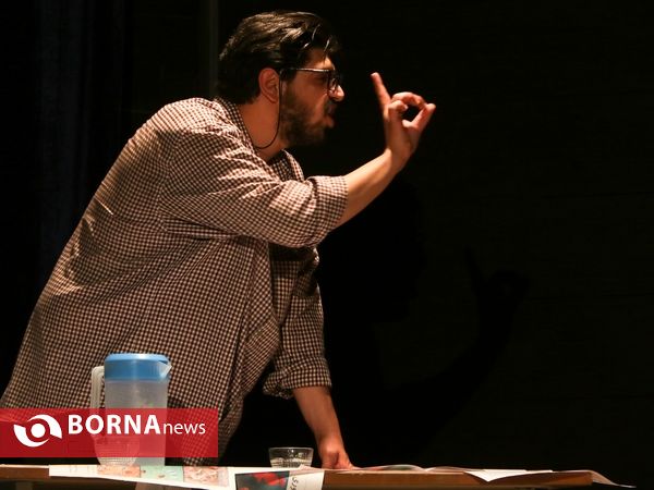 اجرای نمایش های کوتاه "مدل" و "کودک همسر"