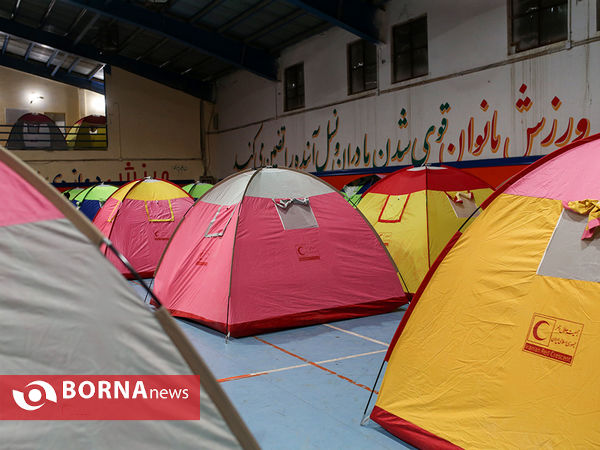 اسکان سیل زدگان خوزستانی در ورزشگاه تختی اهواز
