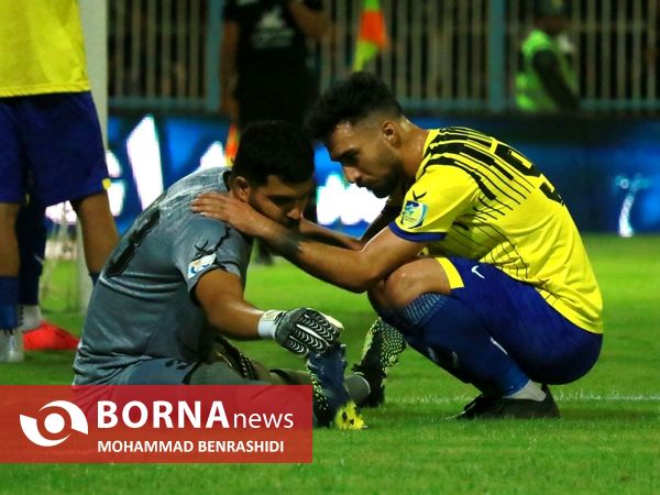 دیدار تیم های فوتبال نفت مسجدسلیمان - پرسپولیس