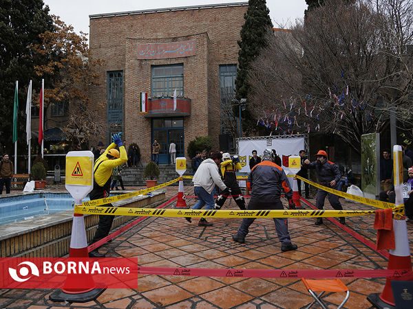 نمایش خیابانی "بوکس"-جشنواره تاتر فجر