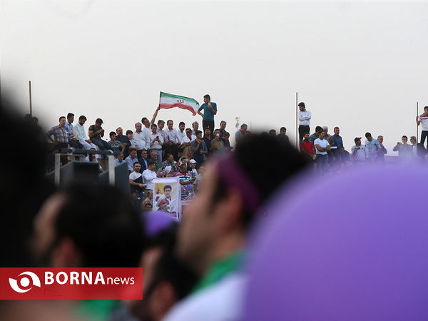 دکتر روحانی در جمع مردم اهواز