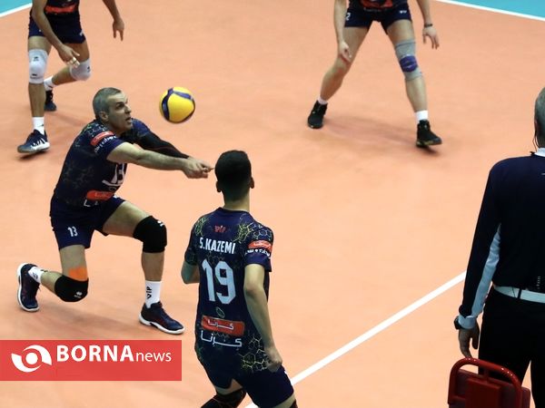 نیمه نهایی لیگ والیبال  ( فولاد سیرجان - سپاهان اصفهان )